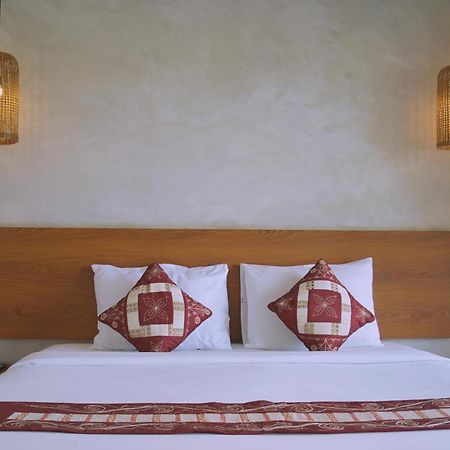 The Kd Suites & Coffee Shop Munggu Extérieur photo