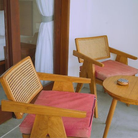 The Kd Suites & Coffee Shop Munggu Extérieur photo