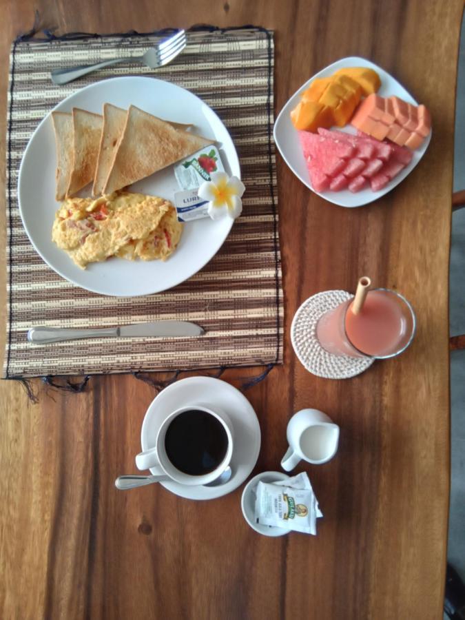 The Kd Suites & Coffee Shop Munggu Extérieur photo