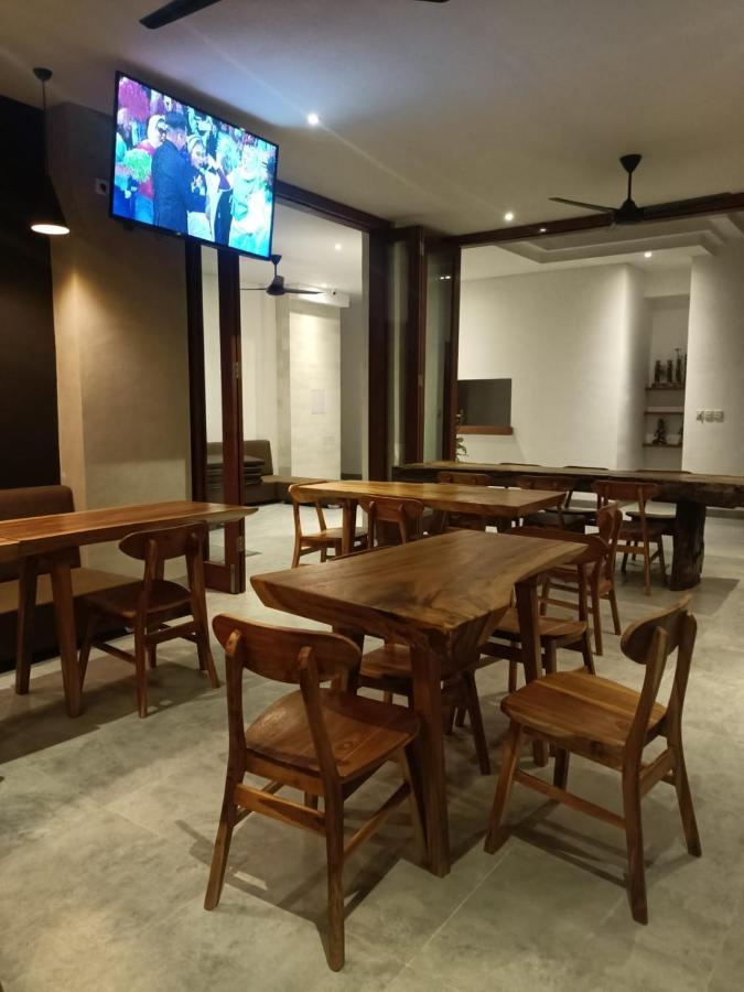 The Kd Suites & Coffee Shop Munggu Extérieur photo