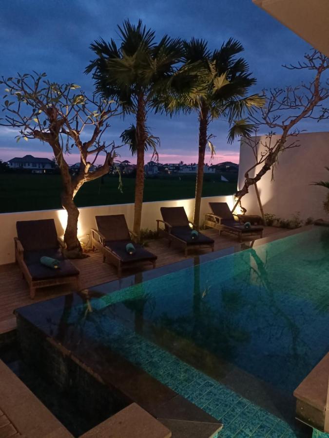 The Kd Suites & Coffee Shop Munggu Extérieur photo