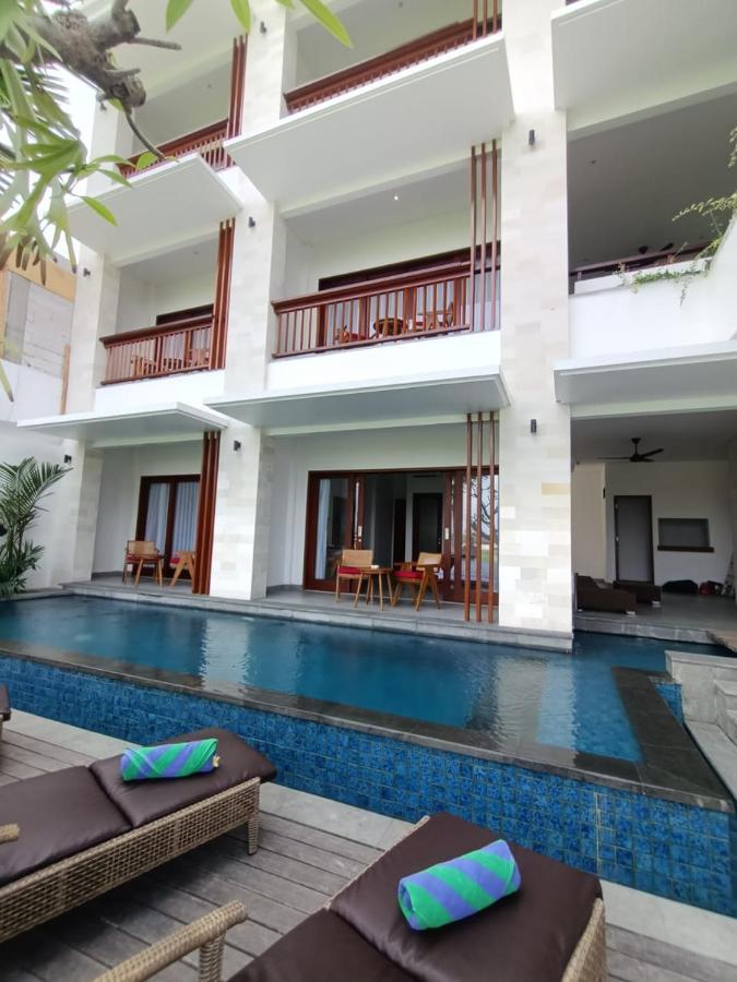 The Kd Suites & Coffee Shop Munggu Extérieur photo