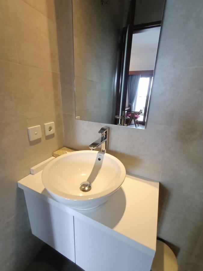 The Kd Suites & Coffee Shop Munggu Extérieur photo