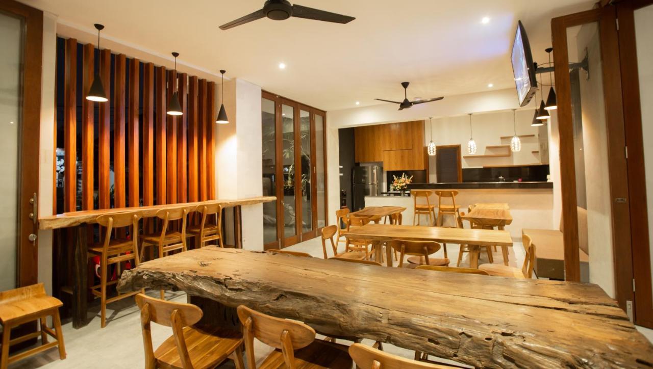 The Kd Suites & Coffee Shop Munggu Extérieur photo