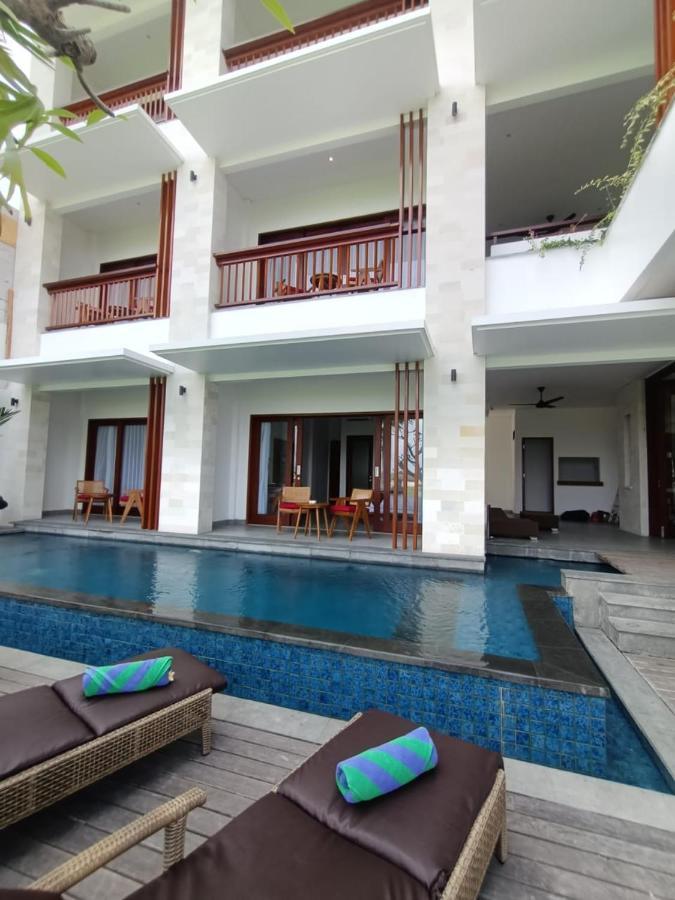 The Kd Suites & Coffee Shop Munggu Extérieur photo