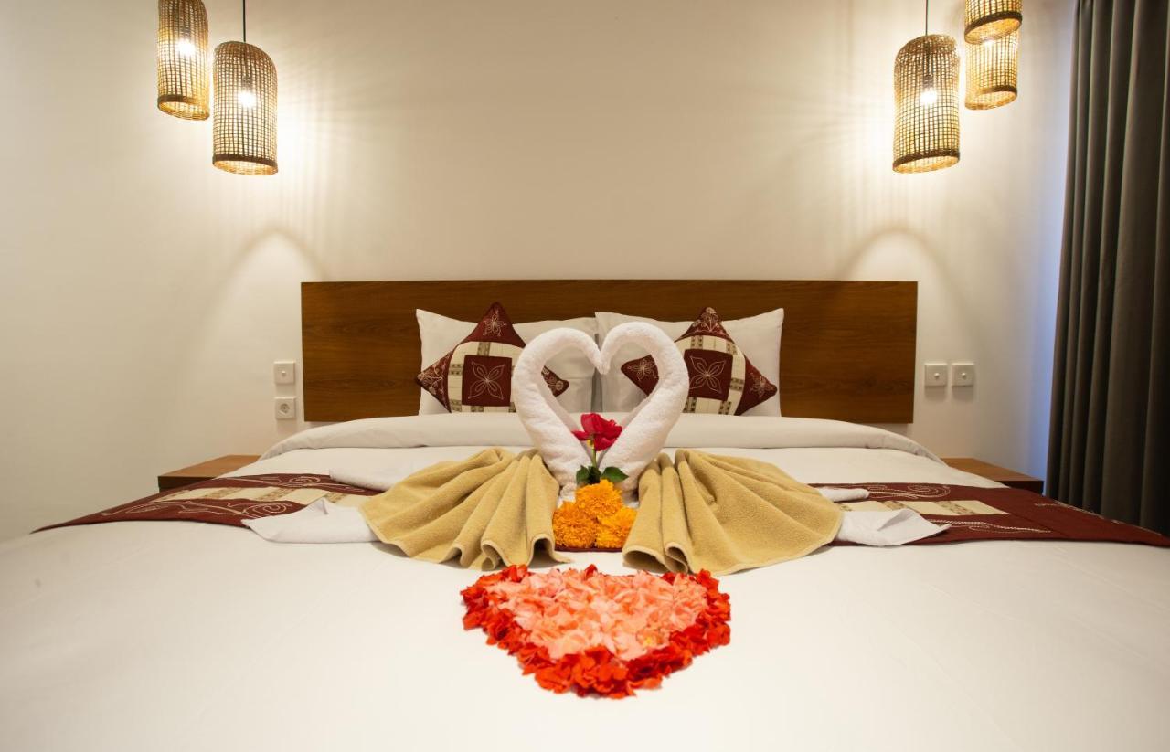 The Kd Suites & Coffee Shop Munggu Extérieur photo