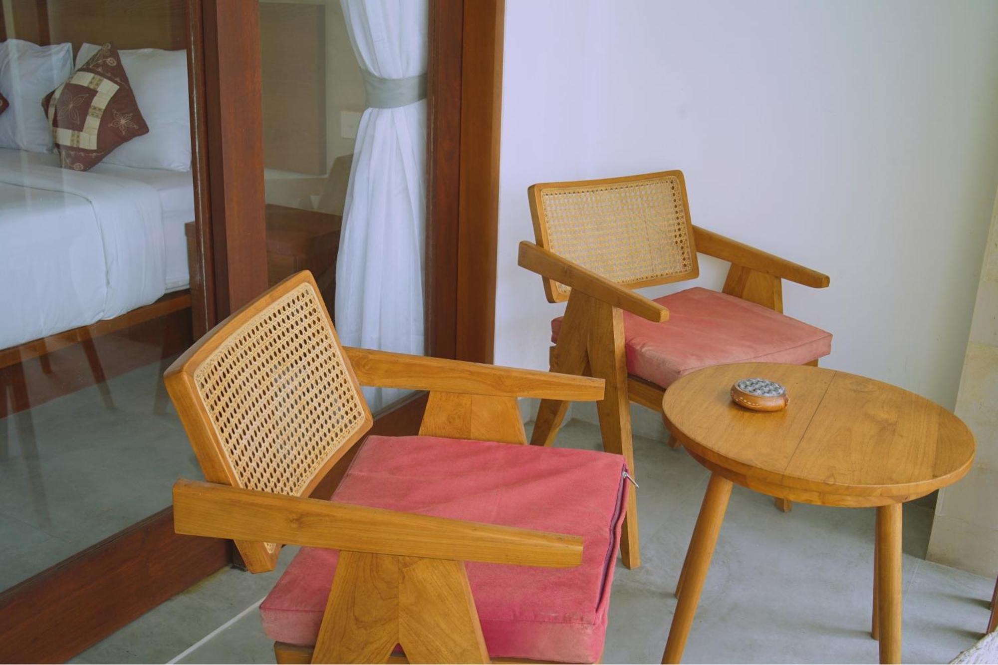 The Kd Suites & Coffee Shop Munggu Extérieur photo