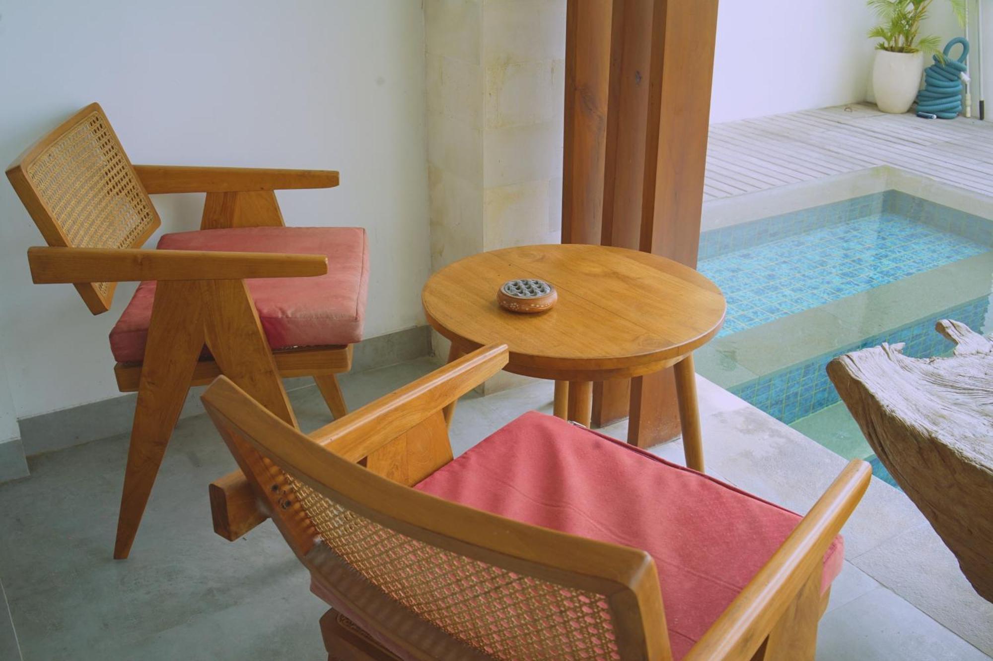 The Kd Suites & Coffee Shop Munggu Extérieur photo