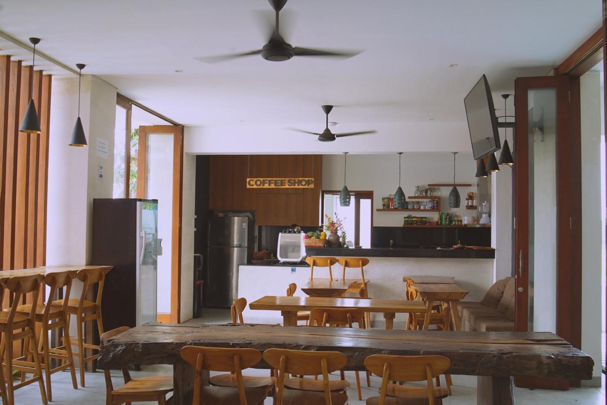 The Kd Suites & Coffee Shop Munggu Extérieur photo